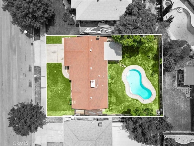 3439 De Anza Ave, Merced, CA 95348 - aerial view of property and surrounding area featuring property boundaries highlighted and a pool