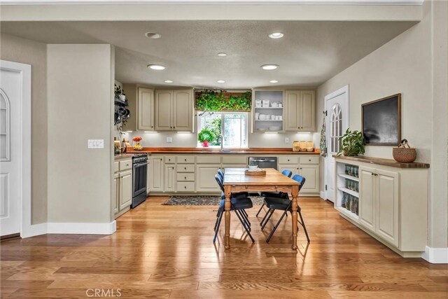 21425 Valley Oak Dr, Middletown, CA 95461 - kitchen with open shelves, stainless steel appliances, recessed lighting, light wood-type flooring, and a sink