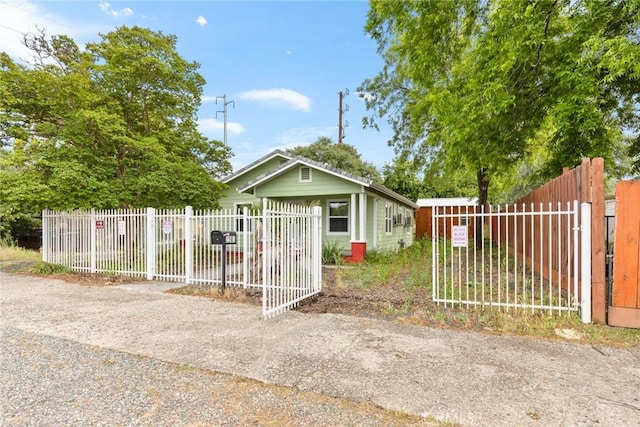 2981 Elgin St, Oroville, CA 95966 - view of outdoor structure featuring a gate and a fenced front yard