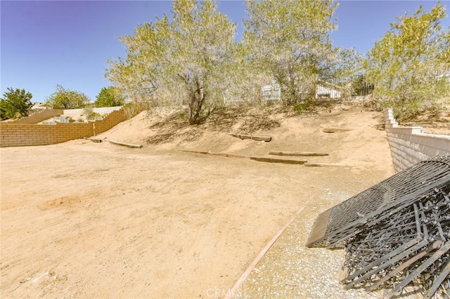 27314 Outrigger Ln, Helendale, CA 92342 - view of yard featuring fence