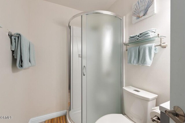 256 Melrose Dr, Oxnard, CA 93035 - full bath featuring a shower stall and toilet