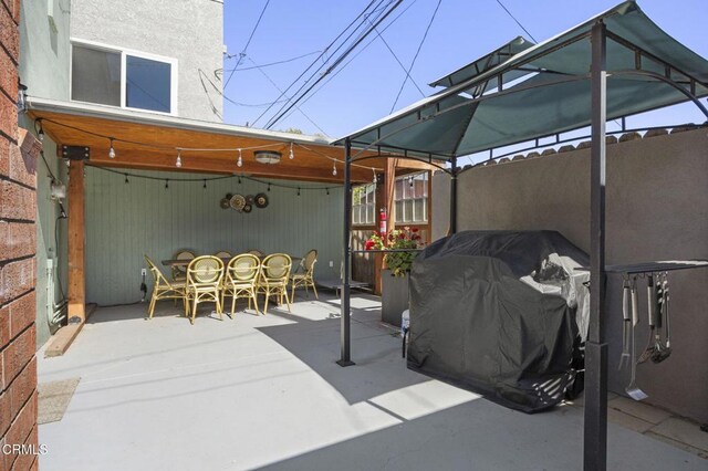 256 Melrose Dr, Oxnard, CA 93035 - view of patio with outdoor dining space and area for grilling