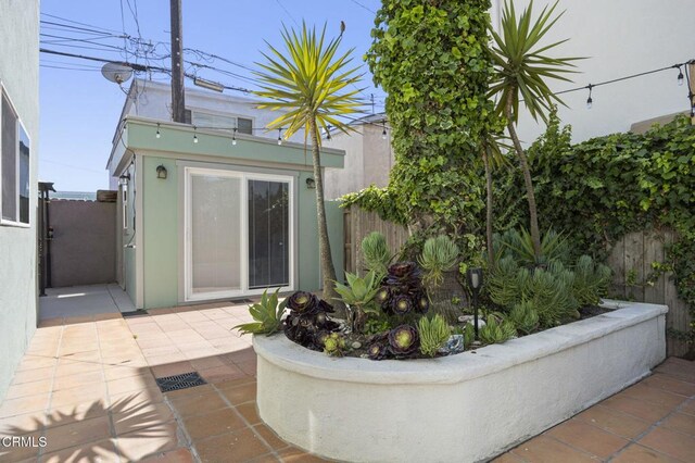 256 Melrose Dr, Oxnard, CA 93035 - view of patio / terrace
