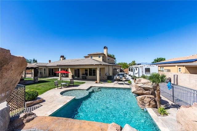 13195 Trailwood Way, Apple Valley, CA 92308 - view of swimming pool featuring a patio area