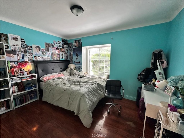 6127 Adenmoor Ave, Lakewood, CA 90713 - bedroom with wood finished floors