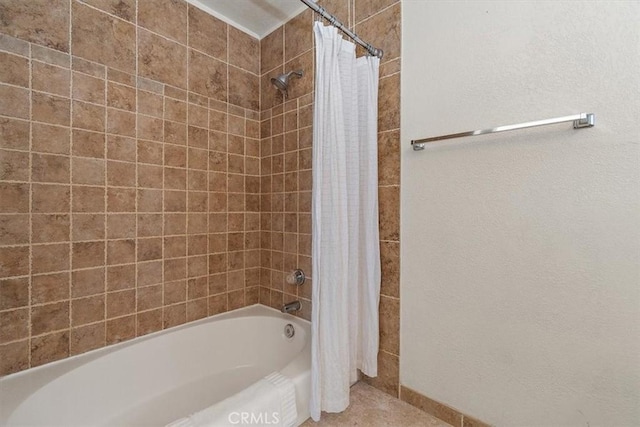 168 Radford Ct, Riverside, CA 92507 - full bath featuring shower / bathtub combination with curtain