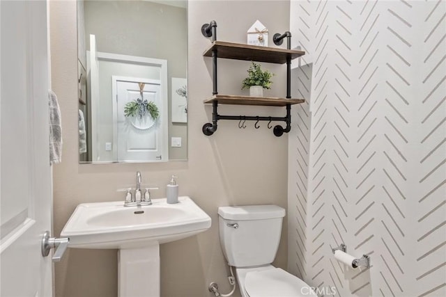 16073 Narni Ln, Fontana, CA 92336 - half bath featuring toilet