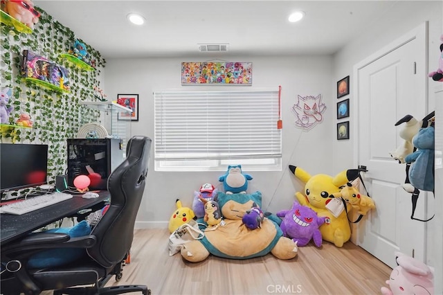 1343 Cordon Dr, City Terrace, CA 90063 - rec room with wood finished floors, an office area, and recessed lighting