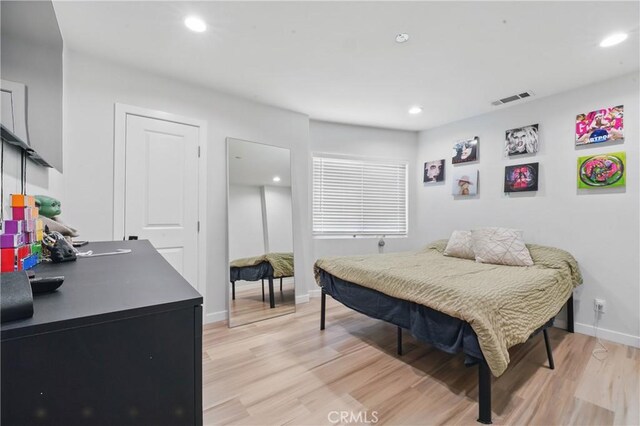 1343 Cordon Dr, City Terrace, CA 90063 - bedroom featuring light wood-style floors and recessed lighting