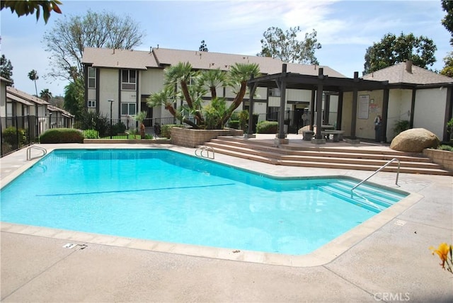 4676 Maxwell Ct, Riverside, CA 92501 - community pool with a patio
