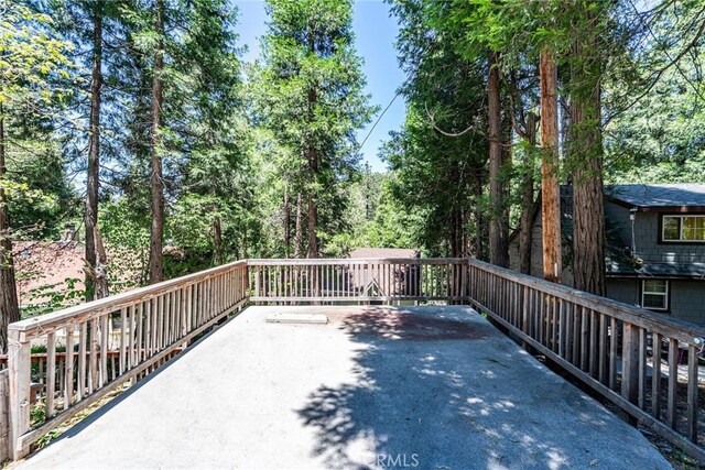 23120 Sycamore Ln, Crestline, CA 92325 - view of patio / terrace