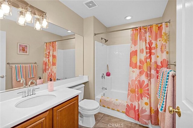 22 Amesbury Ct, Ladera Ranch, CA 92694 - full bath featuring tile patterned flooring, vanity, shower / bath combination with curtain, and toilet
