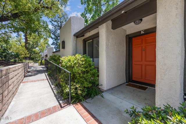 286 W Montecito Ave Unit K, Sierra Madre, CA 91024 - property entrance with stucco siding