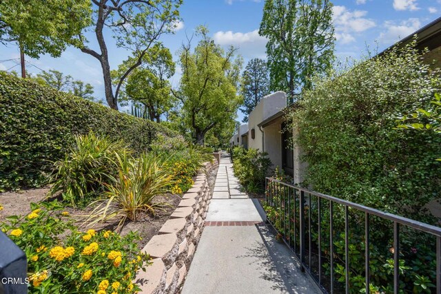 286 W Montecito Ave Unit K, Sierra Madre, CA 91024 - view of side of home with stucco siding