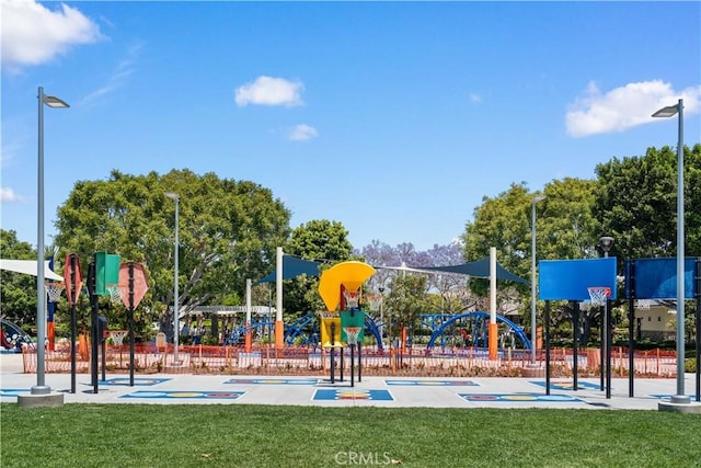 414 Silk Tree, Irvine, CA 92606 - community jungle gym with a yard