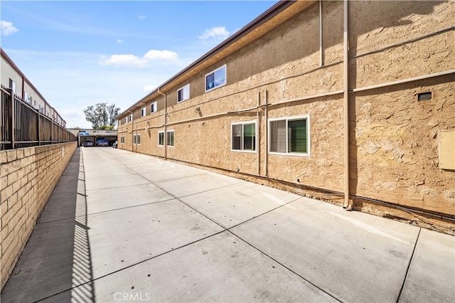 9051 Cedros Ave Unit 5, Panorama City, CA 91402 - view of concrete alley