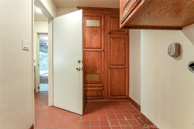 1558 Hillcrest Ave, Glendale, CA 91202 - hallway with light tile patterned flooring