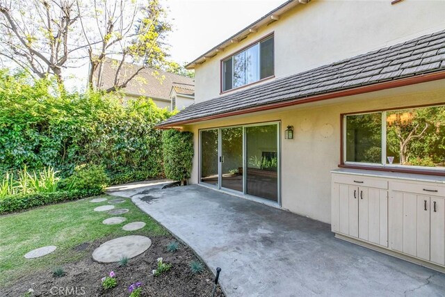 1558 Hillcrest Ave, Glendale, CA 91202 - rear view of property with a patio area, stucco siding, a lawn, and a tiled roof