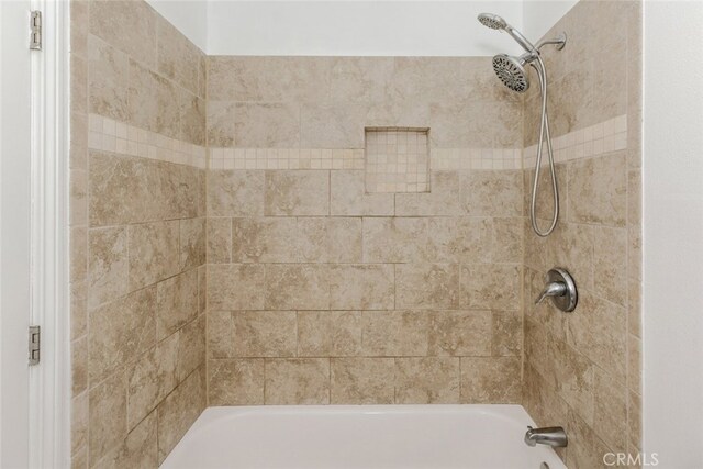 7857 Whitsett Ave, North Hollywood, CA 91605 - full bath with tub / shower combination
