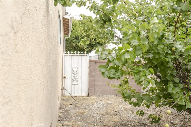 7857 Whitsett Ave, North Hollywood, CA 91605 - view of gate