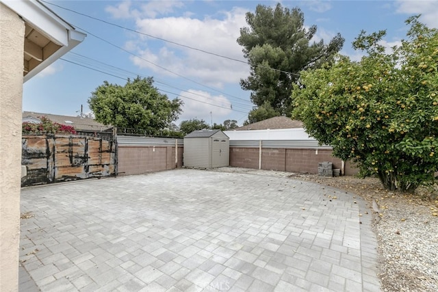 7857 Whitsett Ave, North Hollywood, CA 91605 - fenced backyard with a patio area