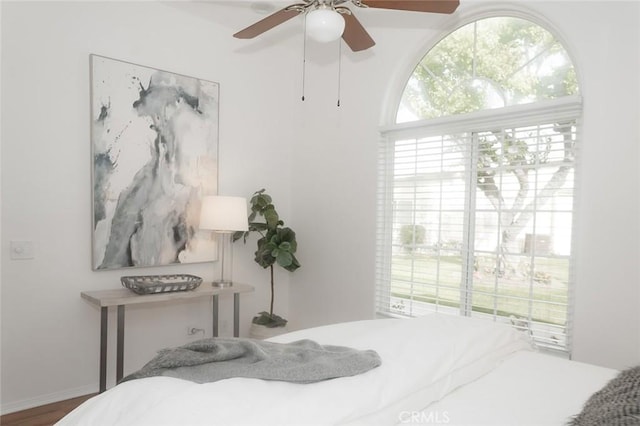 bedroom featuring a ceiling fan