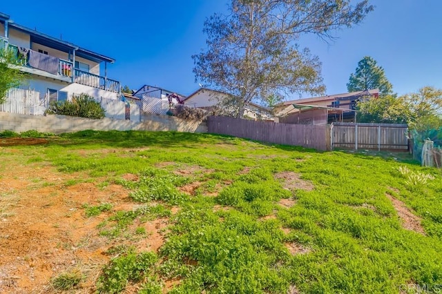 1215 Grand Ave, Spring Valley, CA 91977 - view of yard