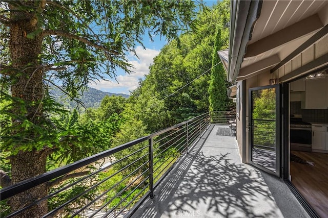417 Delle Dr, Crestline, CA 92325 - view of balcony