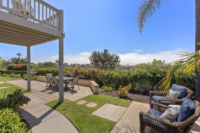 6407 Calmeria Pl, Carlsbad, CA 92011 - view of patio featuring a fenced backyard
