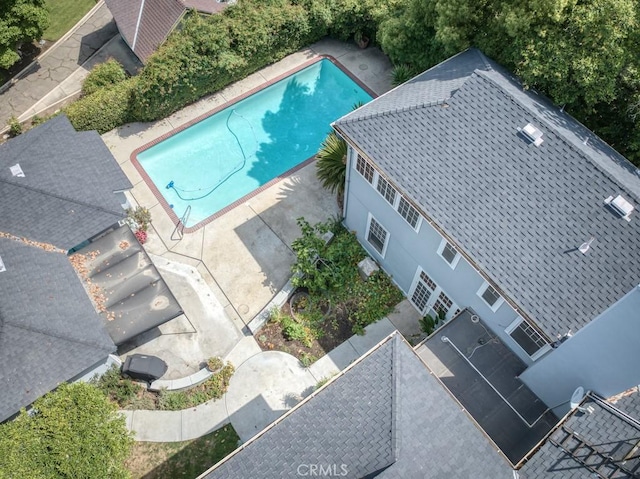 605 E Home Ave, Fresno, CA 93728 - drone / aerial view of a pool