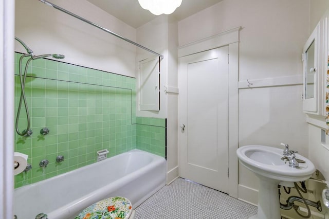 605 E Home Ave, Fresno, CA 93728 - full bathroom featuring tile patterned floors and shower / bath combination