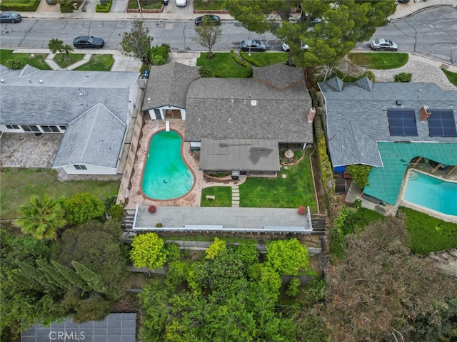 1425 Belleau Rd, Glendale, CA 91206 - drone / aerial view of a pool
