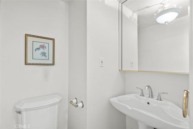 1425 Belleau Rd, Glendale, CA 91206 - bathroom featuring a sink and toilet