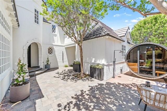19365 Woodlands Dr, Huntington Beach, CA 92648 - view of patio / terrace