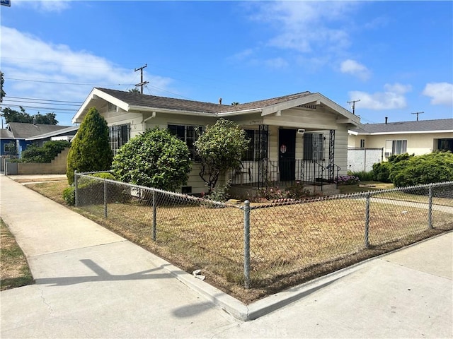 1096 E 20th St, Long Beach, CA 90806 - ranch-style home with a fenced front yard