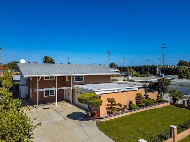 5642 Burlingame Ave, Buena Park, CA 90621 - view of front of home featuring driveway
