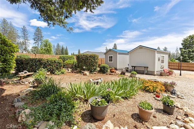 6680 Brook Way, Paradise, CA 95969 - fenced backyard with an outbuilding