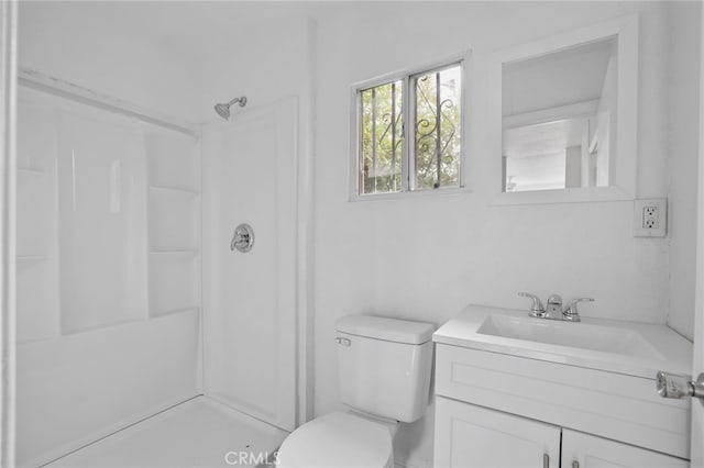 2580 Ganahl St, Los Angeles, CA 90033 - bathroom with a shower, vanity, and toilet