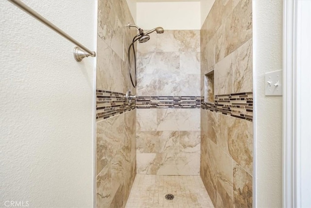 14351 Cronese Rd, Apple Valley, CA 92307 - bathroom with tiled shower and a textured wall