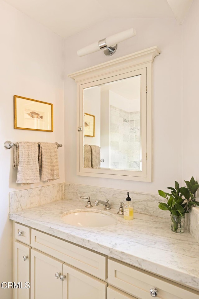 1555 Scenic Dr, Pasadena, CA 91103 - bathroom featuring vanity