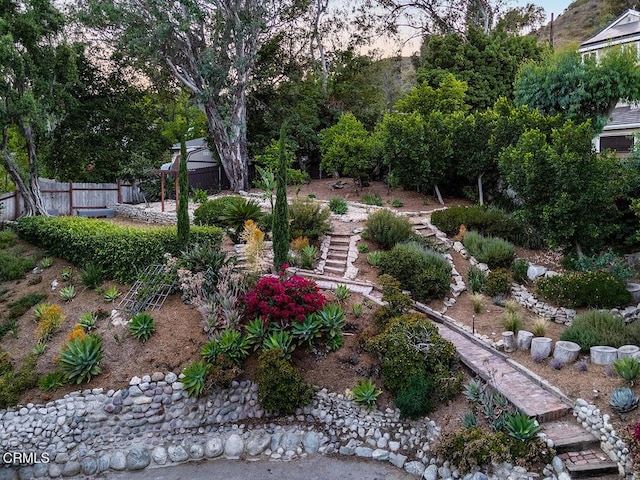 1555 Scenic Dr, Pasadena, CA 91103 - view of yard with stairway