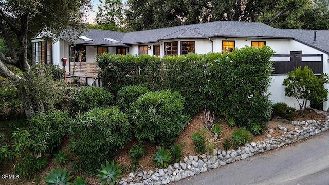 1555 Scenic Dr, Pasadena, CA 91103 - ranch-style home with roof with shingles and stucco siding