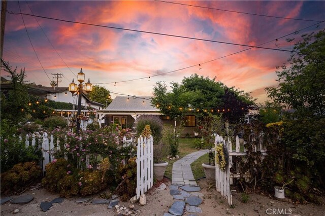 28083 Langside Ave, Canyon Country, CA 91351 - view of yard at dusk