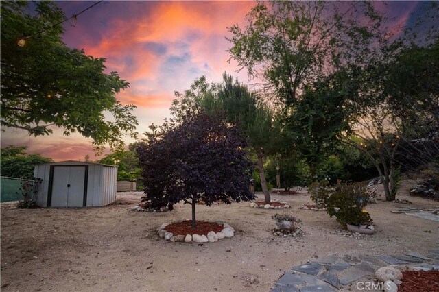 28083 Langside Ave, Canyon Country, CA 91351 - view of yard at dusk