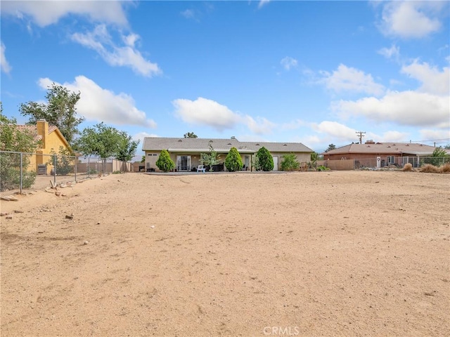 22132 Esaws Rd, Apple Valley, CA 92307 - view of yard