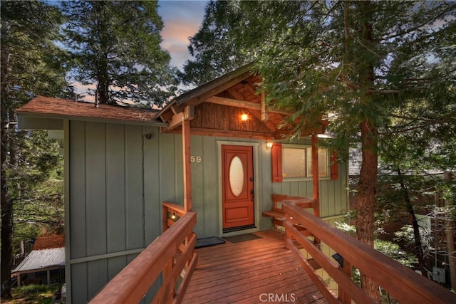 859 Poe Ct, Lake Arrowhead, CA 92352 - view of exterior entry