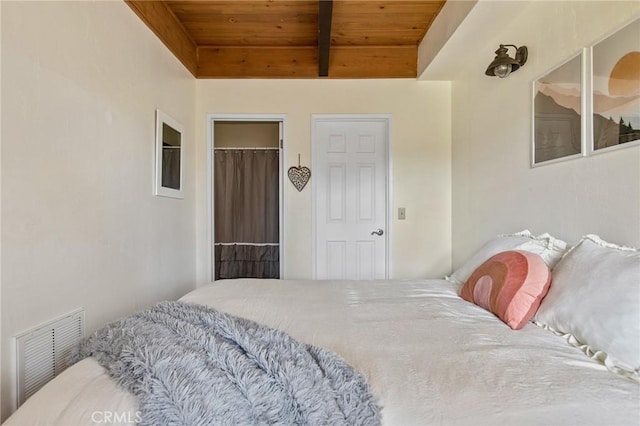 859 Poe Ct, Lake Arrowhead, CA 92352 - bedroom featuring a wood ceiling with exposed beams
