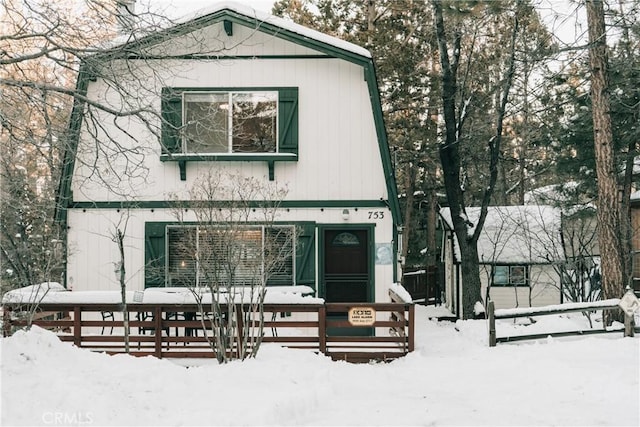 753 Maple Ln, Sugarloaf, CA 92386 - snow covered rear of property featuring a fenced front yard