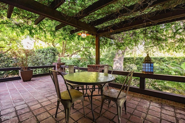 657 Prospect Blvd, Pasadena, CA 91103 - view of patio with outdoor dining area