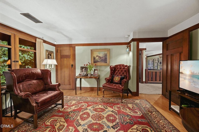 657 Prospect Blvd, Pasadena, CA 91103 - sitting room featuring light wood-style floors